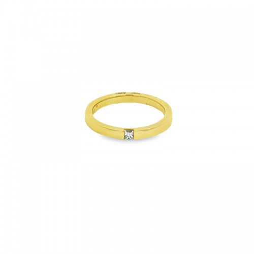 Lisa Nik 18K yellow gold Honeymon Audrey band with princess cut diamond weighing 0.10 carat total weight, size 6