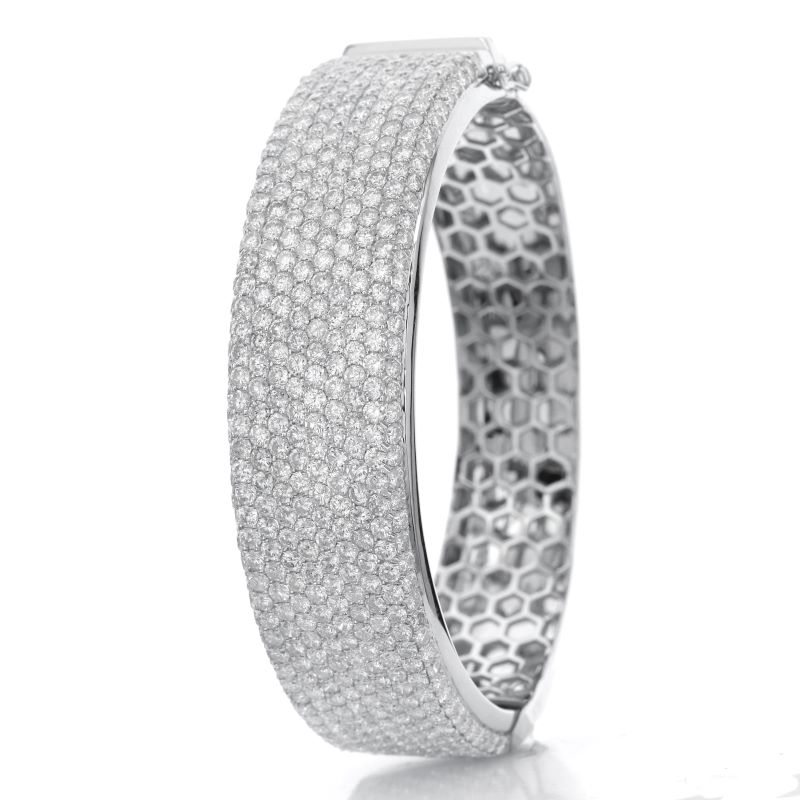 18K White Gold Diamond Pave Bangle